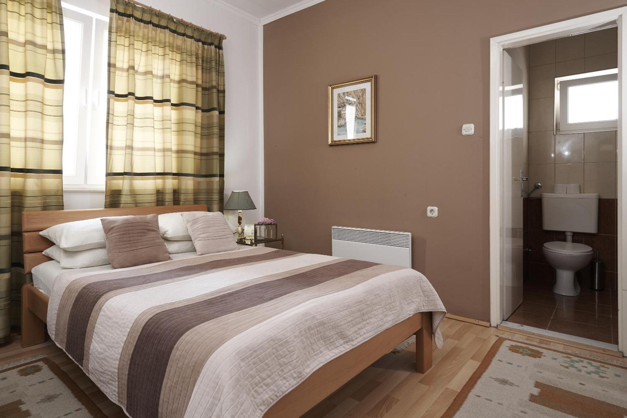 Pansion Rose Hotel Mostar Bagian luar foto