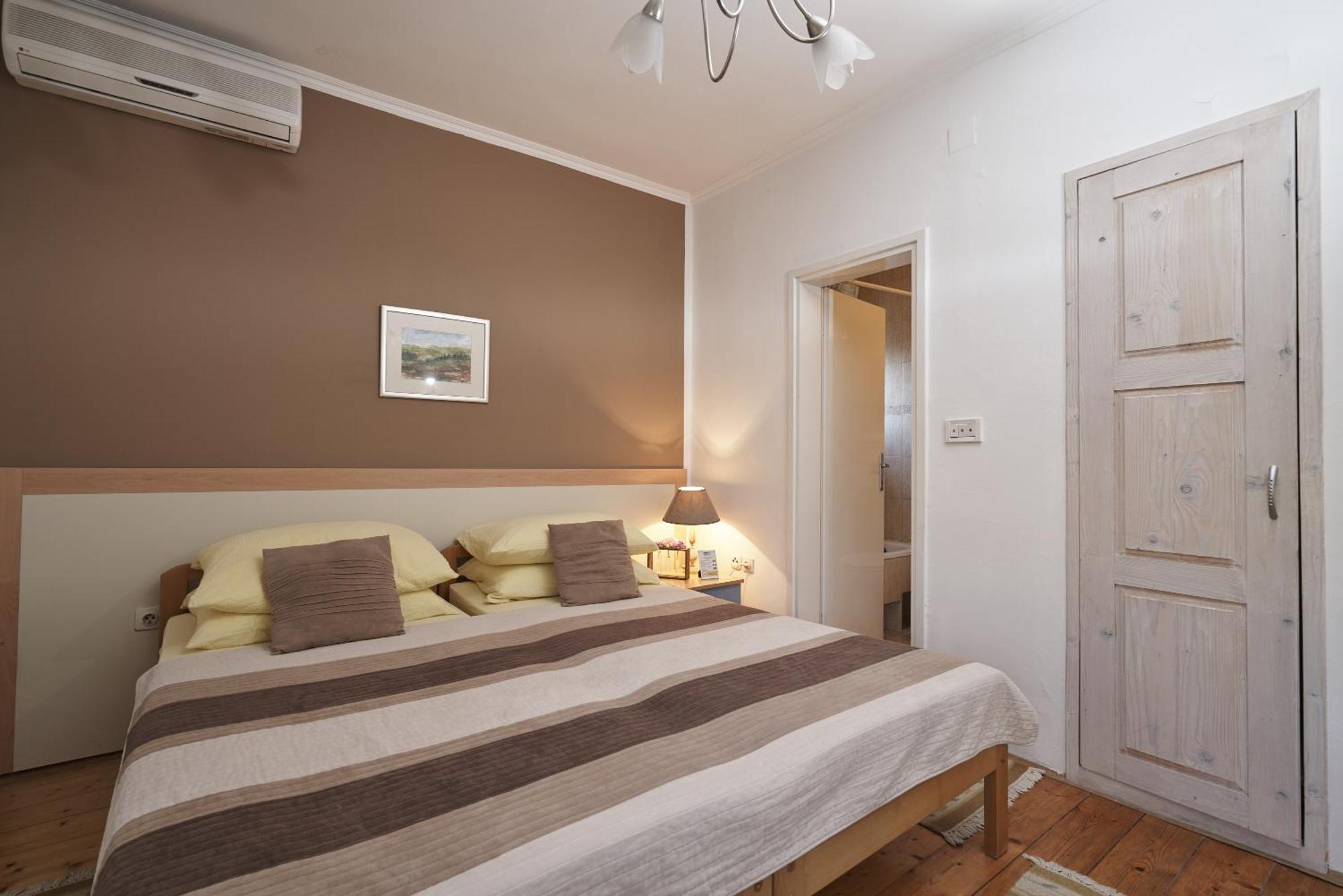 Pansion Rose Hotel Mostar Bagian luar foto