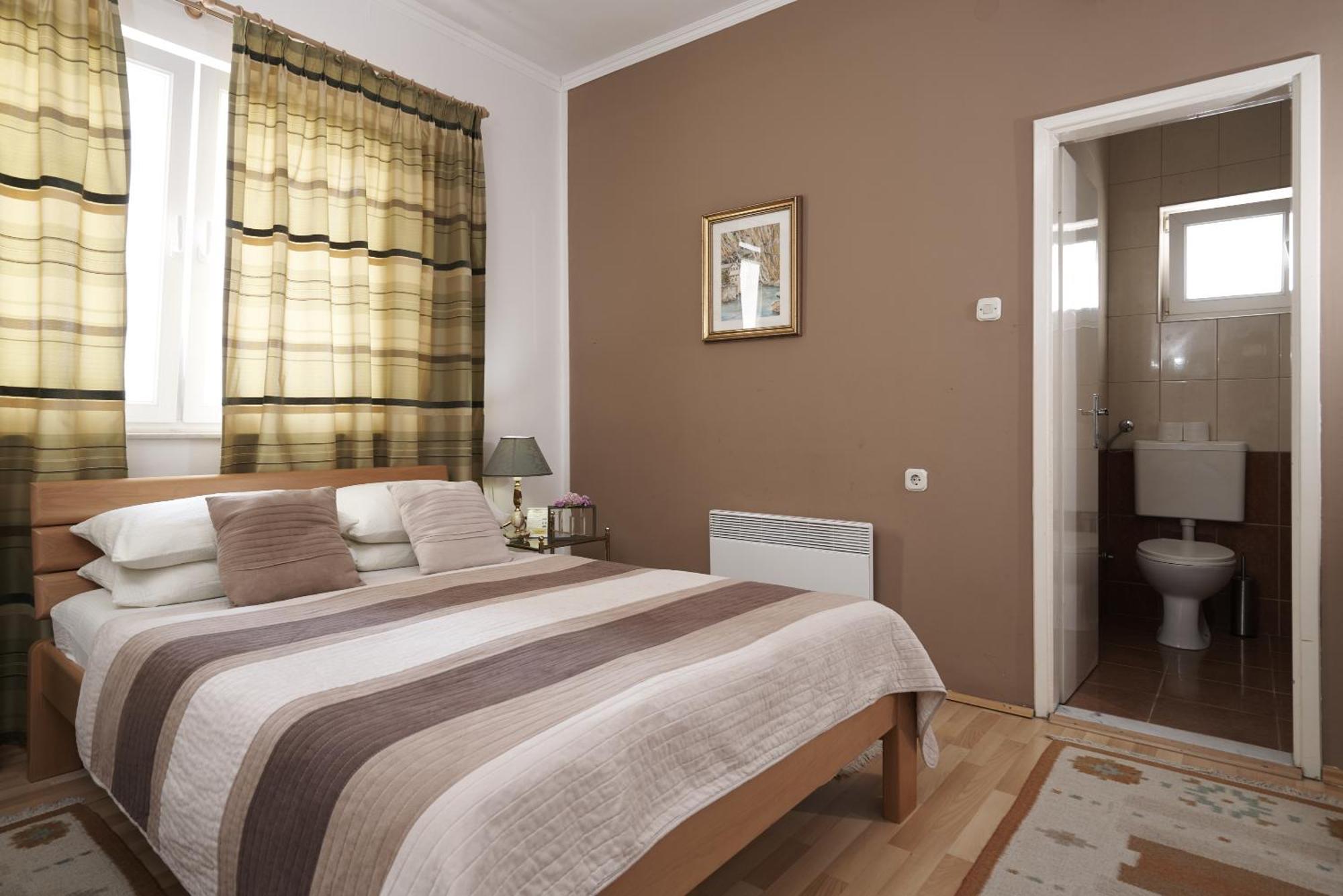 Pansion Rose Hotel Mostar Bagian luar foto