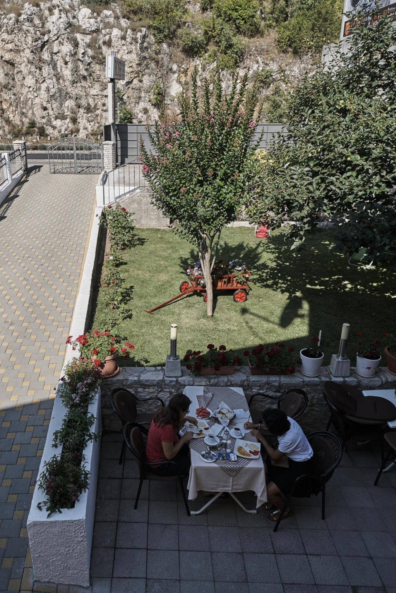 Pansion Rose Hotel Mostar Bagian luar foto