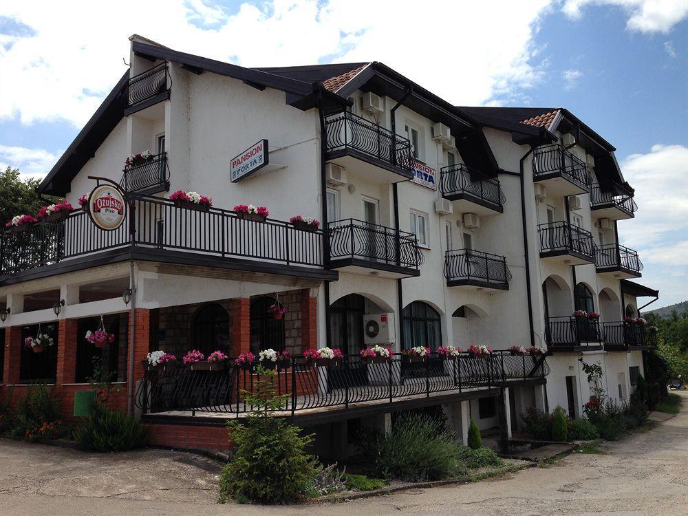 Pansion Rose Hotel Mostar Bagian luar foto