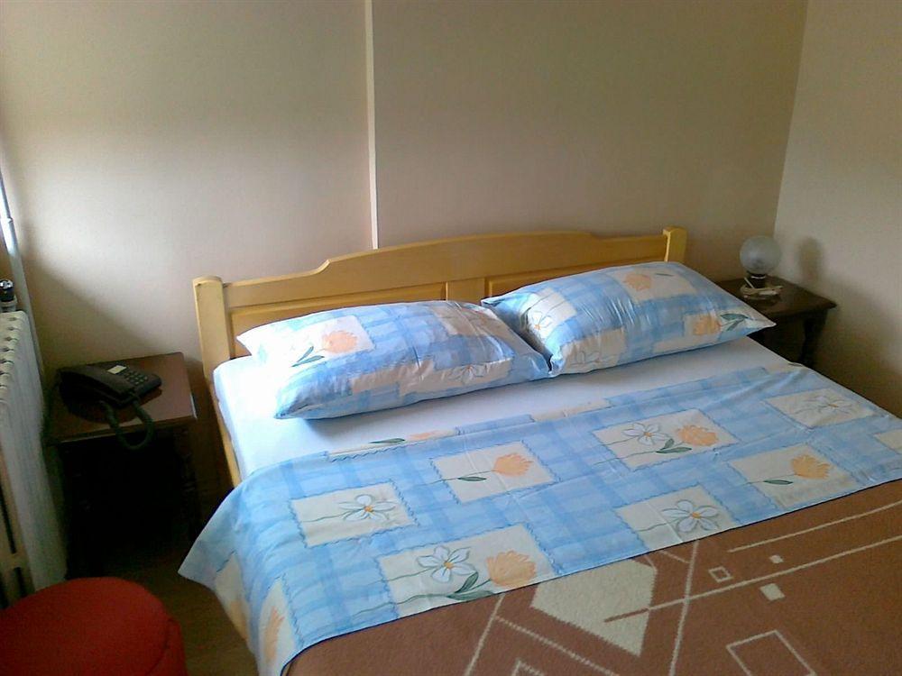 Pansion Rose Hotel Mostar Bagian luar foto