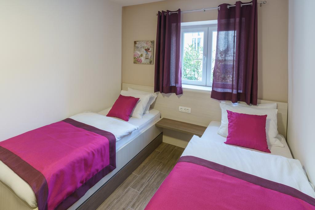 Pansion Rose Hotel Mostar Bagian luar foto