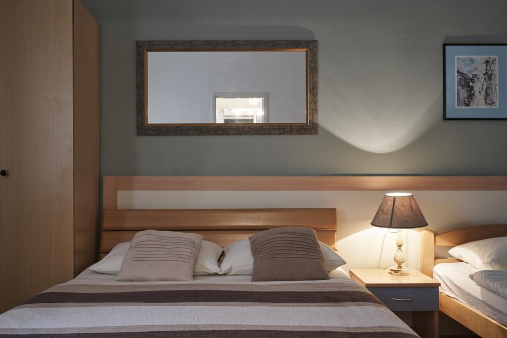 Pansion Rose Hotel Mostar Bagian luar foto