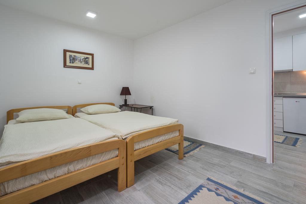 Pansion Rose Hotel Mostar Bagian luar foto