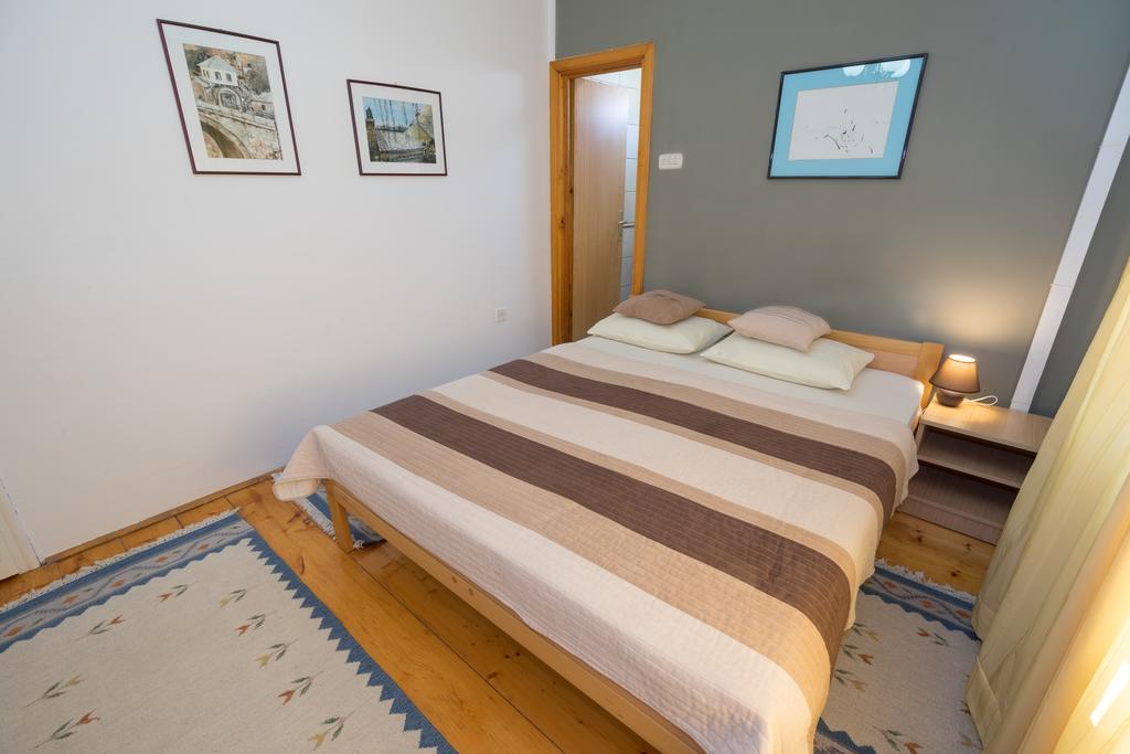 Pansion Rose Hotel Mostar Bagian luar foto