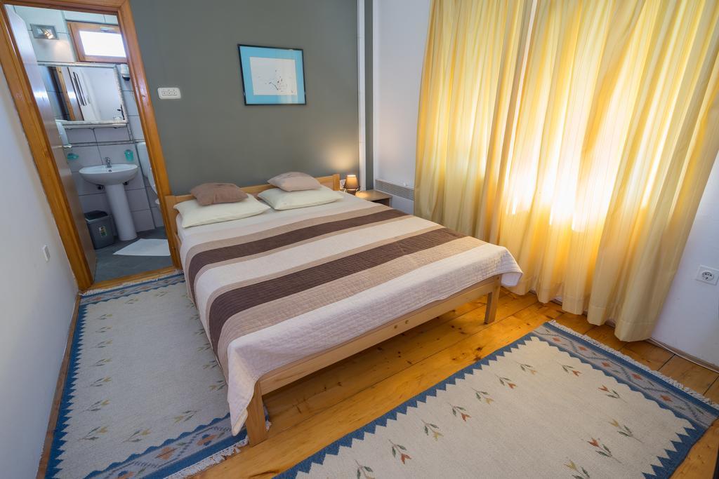 Pansion Rose Hotel Mostar Bagian luar foto