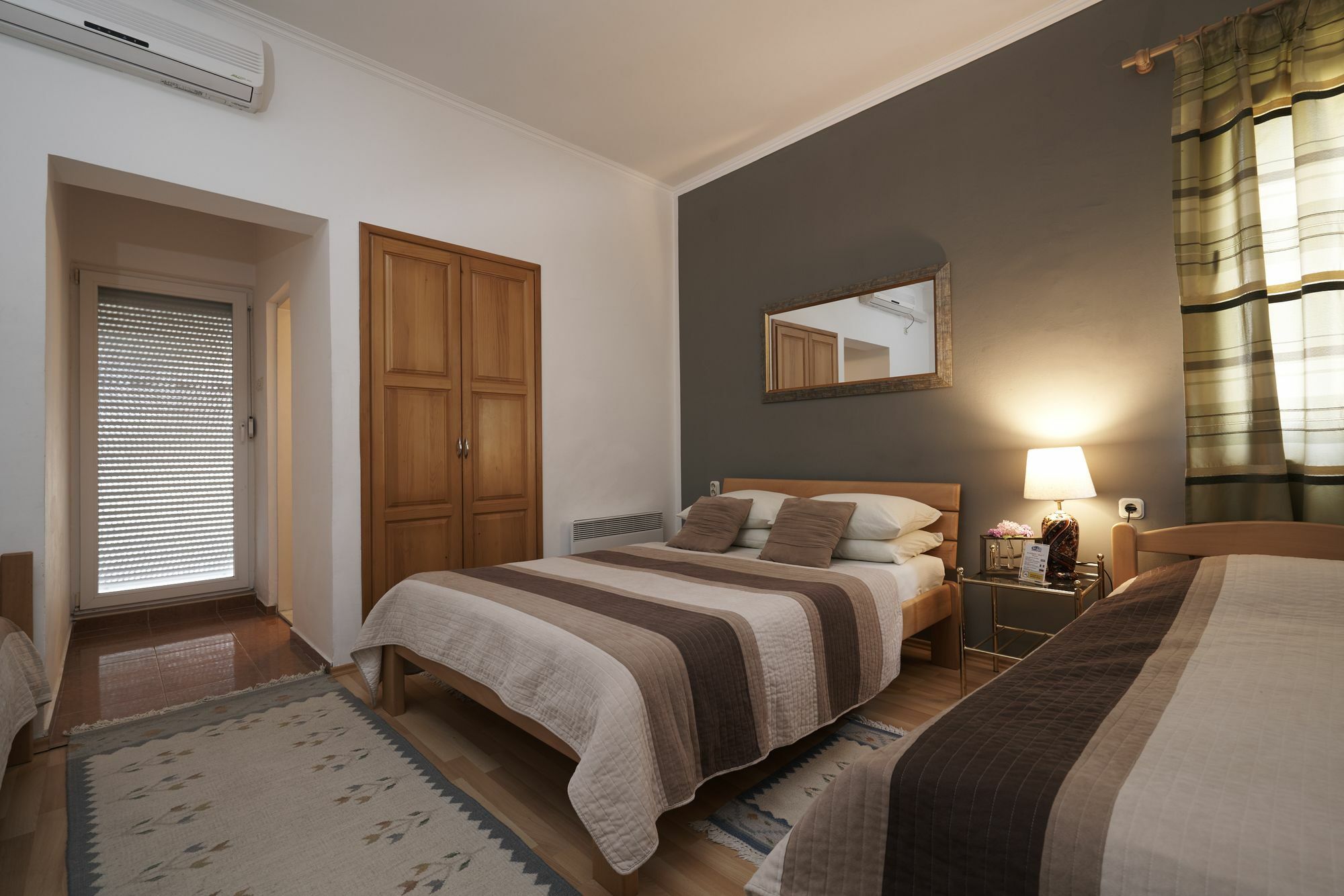 Pansion Rose Hotel Mostar Bagian luar foto